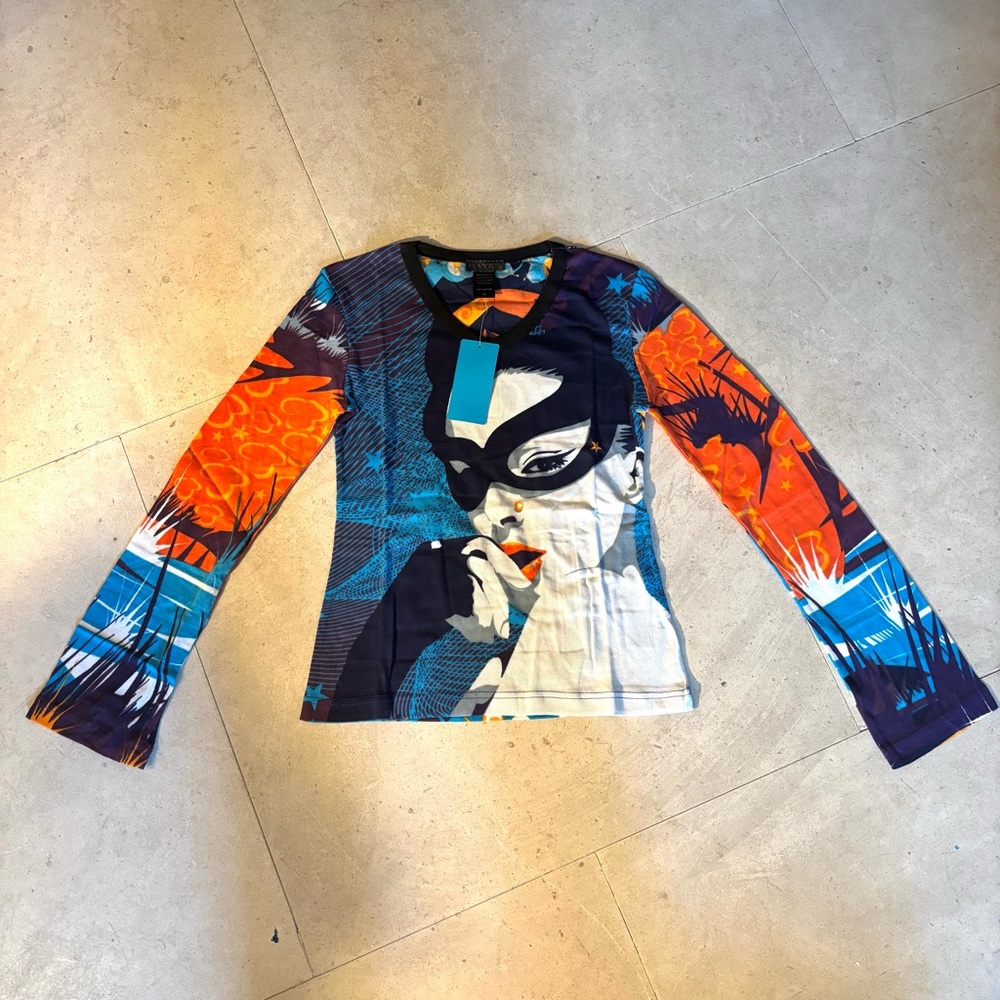 NWT Vintage Y2K Hayes Top M Long Flare Sleeve Custo Barcelona T-shirt Graphic